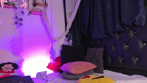 Snapshot of piafisher_ chatting on February 2025 10:54:02 AM PIA FISHER online show from February 2025 10:54:02 AM