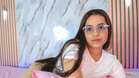 Snapshot of piagelvez_ chatting on November 2025 07:35:01 PM piagelvez_ online show from November 2025 07:35:01 PM