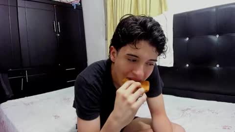 picaszomilos350 online show from January 2026 06:06:02 AM