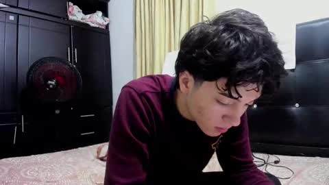 picaszomilos350 online show from February 2026 06:18:02 AM