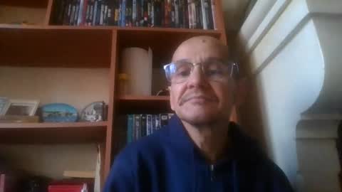 Snapshot of pichoun71 chatting on December 2024 08:34:02 AM pichoun71 online show from December 2024 08:34:02 AM