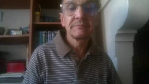 Snapshot of pichoun71 chatting on July 2026 06:44:02 AM pichoun71 online show from July 2026 06:44:02 AM