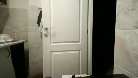 Moonie online show from November 2025 10:03:02 PM