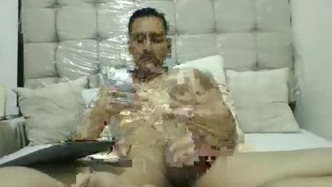 pieslatinos online show from December 2024 03:49:02 AM