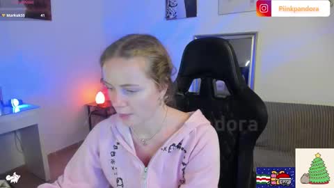 Snapshot of piinkpandora chatting on December 2025 09:22:01 PM PiinkPandora online show from December 2025 09:22:01 PM