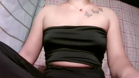 Snapshot of pinay_janella10 chatting on October 2025 02:18:01 PM pinay_janella10 online show from October 2025 02:18:01 PM