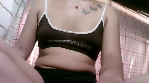 Snapshot of pinay_janella10 chatting on October 2025 06:48:01 AM pinay_janella10 online show from October 2025 06:48:01 AM