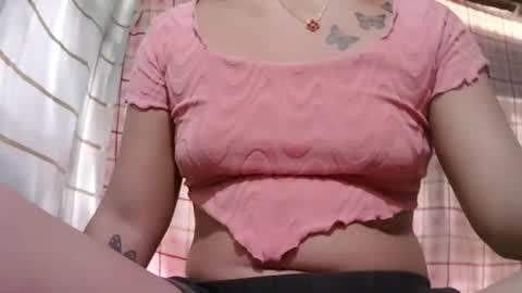 Snapshot of pinay_janella10 chatting on October 2025 04:31:02 AM pinay_janella10 online show from October 2025 04:31:02 AM