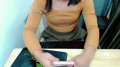 Snapshot of pinay_sweetgirl_ chatting on October 2025 06:17:02 PM pinay_sweetgirl_ online show from October 2025 06:17:02 PM