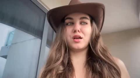 Snapshot of pingsonnenburg chatting on December 2025 02:16:01 AM Susie online show from December 2025 02:16:01 AM