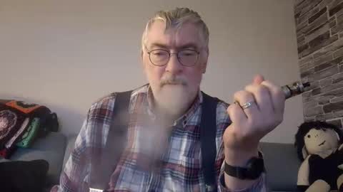 Snapshot of pinholder chatting on December 2025 02:22:02 PM Michael online show from December 2025 02:22:02 PM