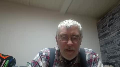 Snapshot of pinholder chatting on December 2025 05:39:02 PM Michael online show from December 2025 05:39:02 PM