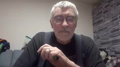 Snapshot of pinholder chatting on December 2025 07:30:02 PM Michael online show from December 2025 07:30:02 PM