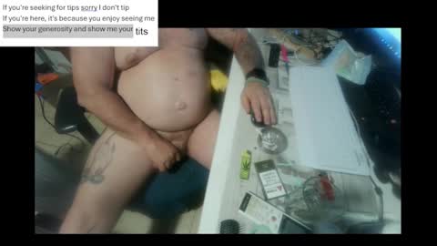 Snapshot of pini_z chatting on January 2025 08:46:01 PM pini_z online show from January 2025 08:46:01 PM