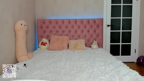 pink_lila18 online show from January 2026 01:54:02 AM