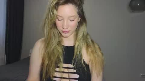   online show from December 2025 03:14:02 AM