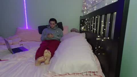 pink_tv online show from November 2025 12:35:01 AM