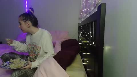 pink_tv online show from December 2025 01:57:01 AM