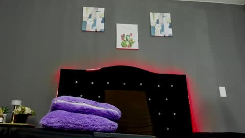 PinkAria online show from April 2026 07:58:01 PM