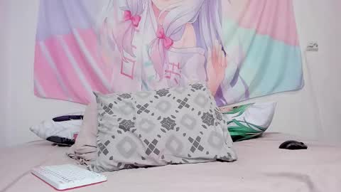 Snapshot of pinkberry_boy chatting on November 2025 02:17:02 AM Vio online show from November 2025 02:17:02 AM