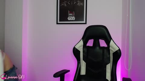 Snapshot of pinkcatlive chatting on December 2024 10:11:01 PM Emily online show from December 2024 10:11:01 PM