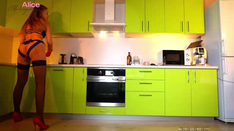 Alice   online show from December 2025 05:11:02 PM