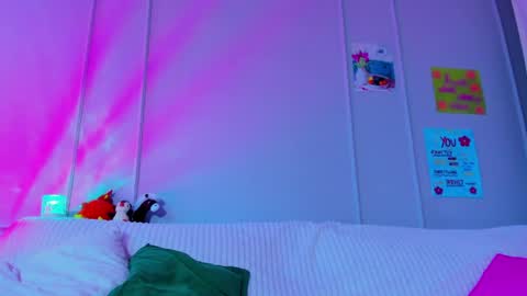 Mila online show from April 2026 10:31:01 AM