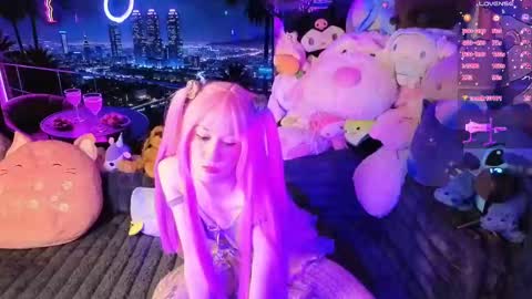 Gwenie online show from September 2025 08:13:02 PM