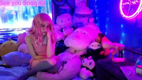 Gwenie online show from October 2025 06:40:01 PM