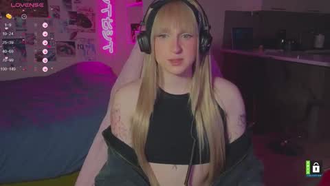 pinkvenom_ online show from February 2026 05:21:01 PM