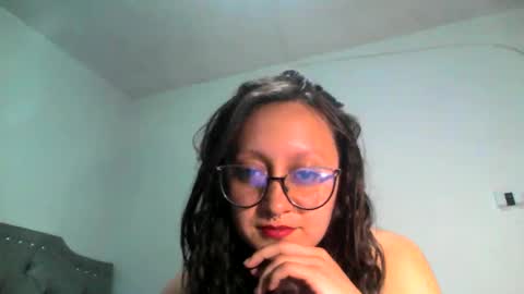 Snapshot of pinkvixen69 chatting on October 2025 05:28:02 AM pinkvixen69 online show from October 2025 05:28:02 AM