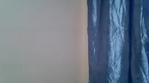 Snapshot of pinky_bubbles chatting on December 2025 02:01:02 PM bubbler online show from December 2025 02:01:02 PM