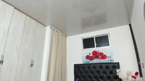 pinky_f00x online show from June 2026 07:19:01 PM