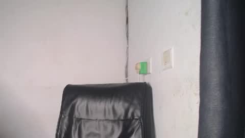 Snapshot of pinky_pussy68635 chatting on October 2025 04:43:02 AM Arena online show from October 2025 04:43:02 AM