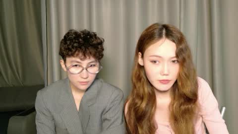 Snapshot of pinkylovers chatting on May 2026 12:38:01 AM Li long hair and Ru short hair online show from May 2026 12:38:01 AM