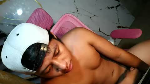 Snapshot of pinoy_fuckboyxxx chatting on June 2026 02:24:02 AM pinoy_fuckboyxxx online show from June 2026 02:24:02 AM