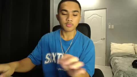 Snapshot of pinoyadriannexxx chatting on October 2025 02:17:01 AM Adrianne online show from October 2025 02:17:01 AM