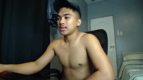 Snapshot of pinoyadriannexxx chatting on April 2026 03:20:01 AM Adrianne online show from April 2026 03:20:01 AM
