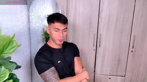 Snapshot of pinoymilker chatting on November 2025 04:50:02 AM ethan online show from November 2025 04:50:02 AM