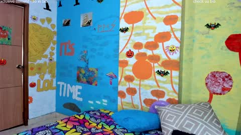 Snapshot of pipeshowtime chatting on December 2024 01:18:02 AM VALENTINA y PIPE online show from December 2024 01:18:02 AM