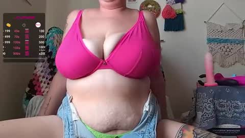 Snapshot of pisces_princess_ chatting on December 2024 09:42:02 PM Em online show from December 2024 09:42:02 PM