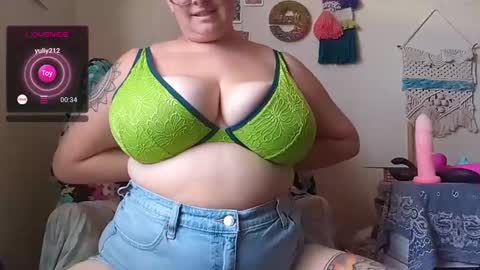 Snapshot of pisces_princess_ chatting on December 2024 07:34:02 PM Em online show from December 2024 07:34:02 PM