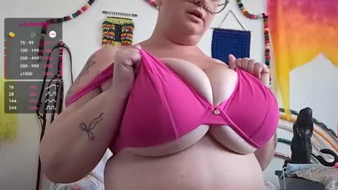 Snapshot of pisces_princess_ chatting on September 2025 08:42:01 PM Em online show from September 2025 08:42:01 PM