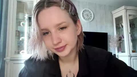 Caroline online show from April 2026 04:28:01 AM