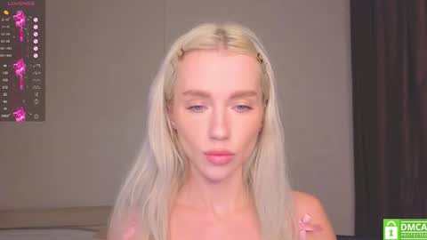 Emmy and Edward online show from October 2025 07:34:01 PM