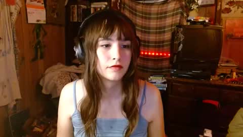 Snapshot of pixinun chatting on December 2024 01:59:02 AM Izzy online show from December 2024 01:59:02 AM