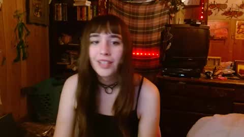 Snapshot of pixinun chatting on January 2025 05:21:02 AM Izzy online show from January 2025 05:21:02 AM