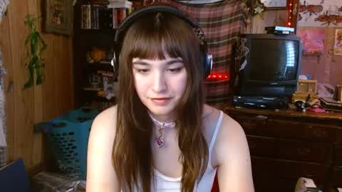 Snapshot of pixinun chatting on January 2025 05:19:01 PM Izzy online show from January 2025 05:19:01 PM