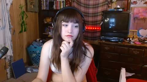 Snapshot of pixinun chatting on January 2025 05:24:02 PM Izzy online show from January 2025 05:24:02 PM