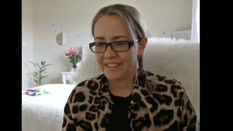 Lynn online show from December 2024 11:33:01 AM